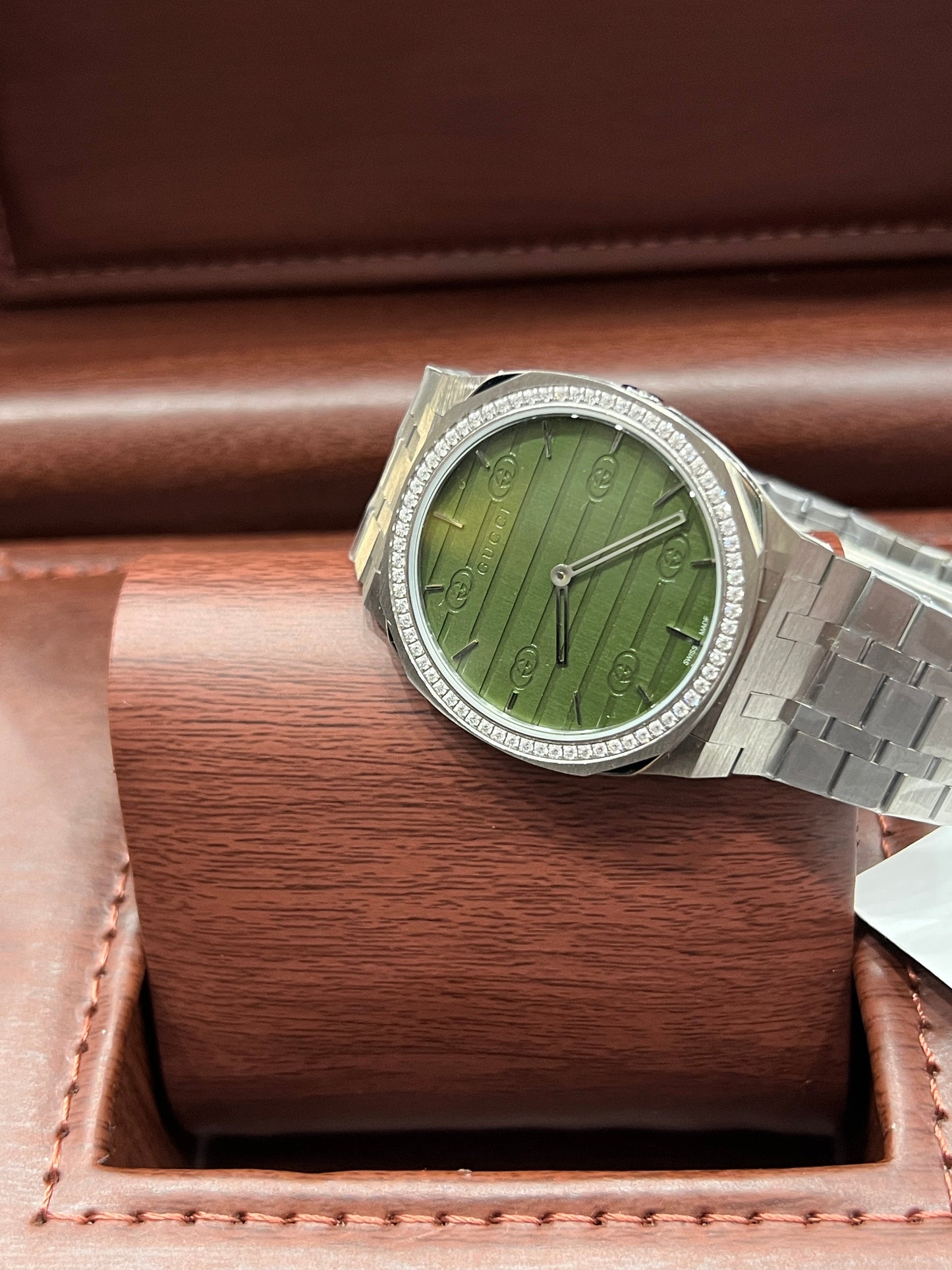 25H Diamond Bazel Swizz Quartz Men's Watch