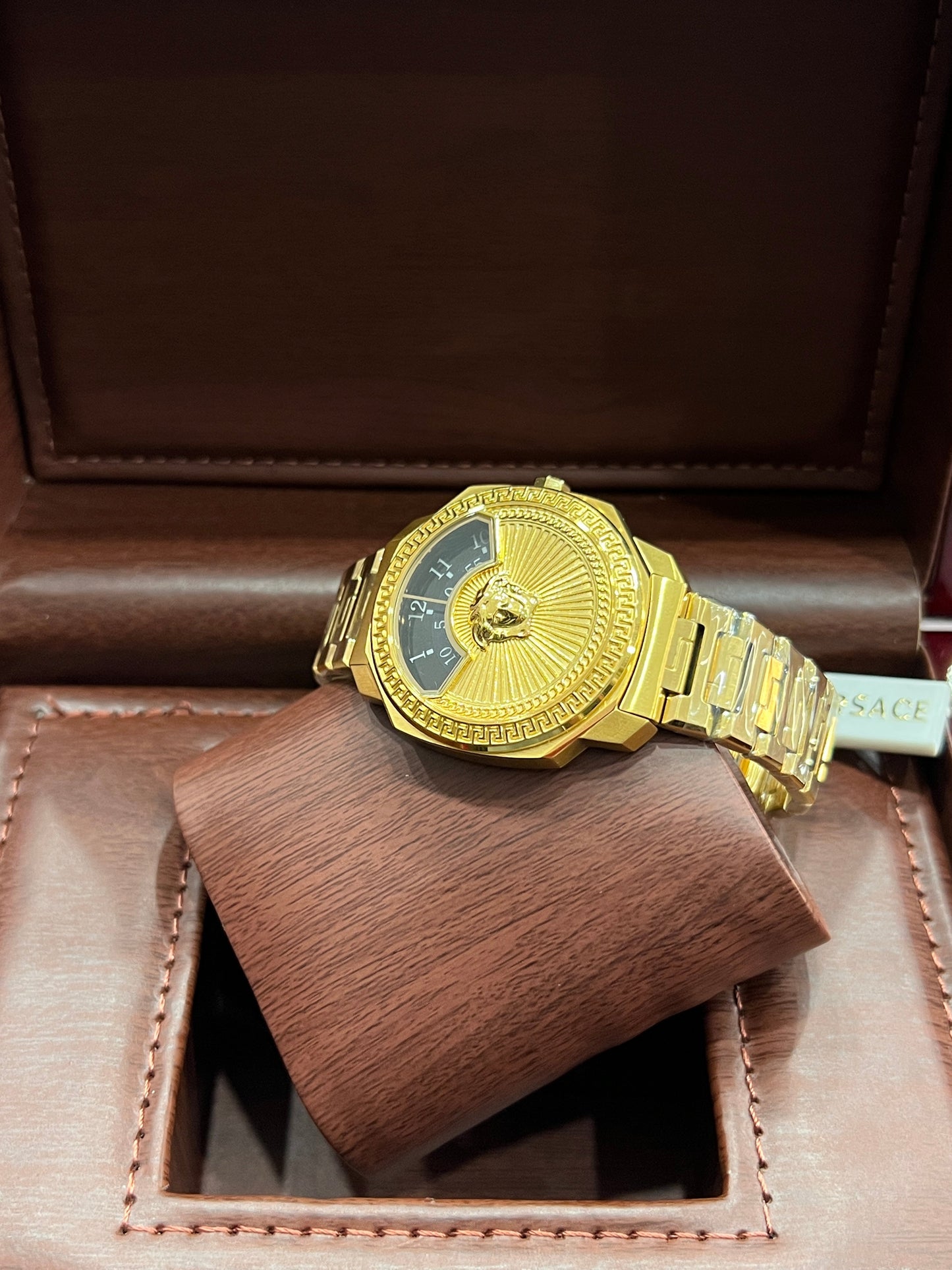 Men's DYLOS LIMITED EDITION IMPORTED WATCH