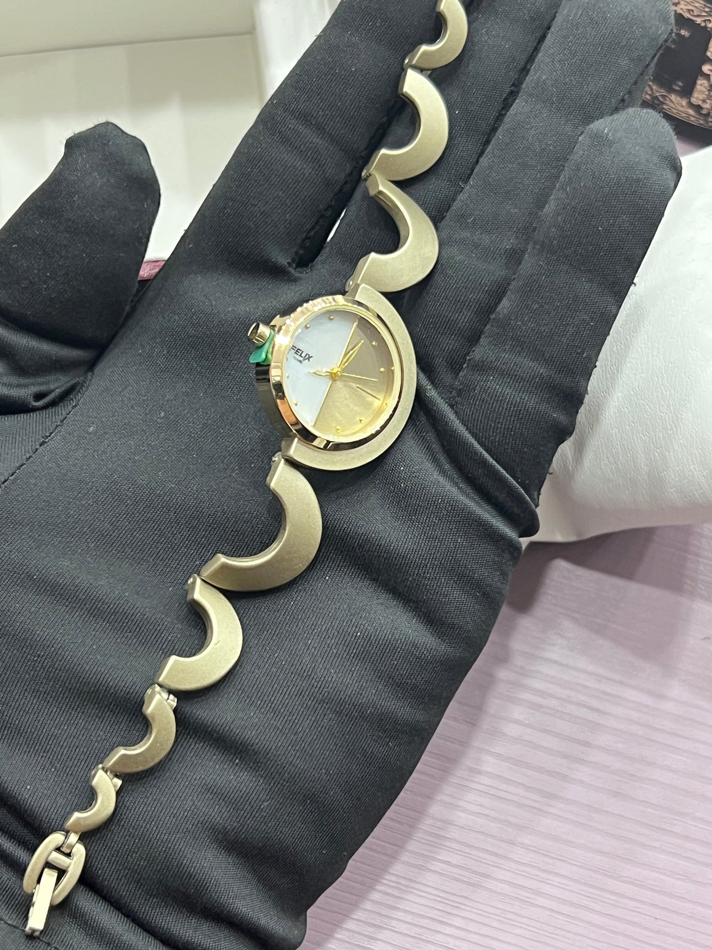 Unique - Chained Pattern Watches for Women